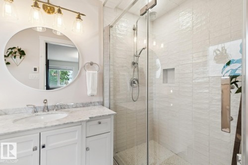 13615 Buena Vista Road Nw, Edmonton, AB - Indoor Photo Showing Bathroom