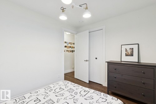 13615 Buena Vista Road Nw, Edmonton, AB - Indoor Photo Showing Bedroom