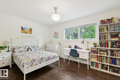 13615 Buena Vista Road Nw, Edmonton, AB - Indoor Photo Showing Bedroom