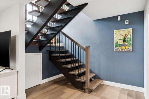 13615 Buena Vista Road Nw, Edmonton, AB - Indoor Photo Showing Other Room