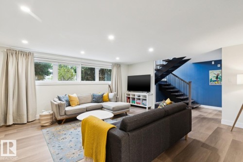 13615 Buena Vista Road Nw, Edmonton, AB - Indoor