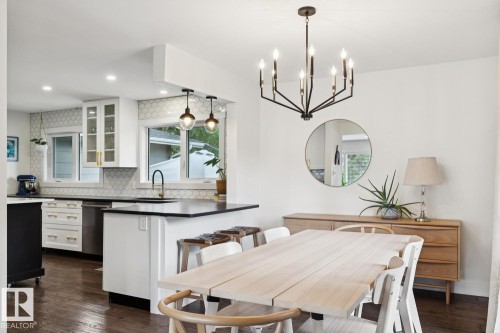 13615 Buena Vista Road Nw, Edmonton, AB - Indoor Photo Showing Dining Room