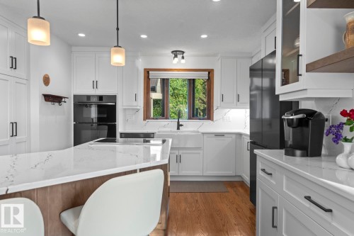 203 Pine Avenue, Cold Lake, AB - Indoor Photo Showing Kitchen With Upgraded Kitchen