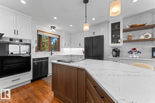 203 Pine Avenue, Cold Lake, AB - Indoor Photo Showing Kitchen