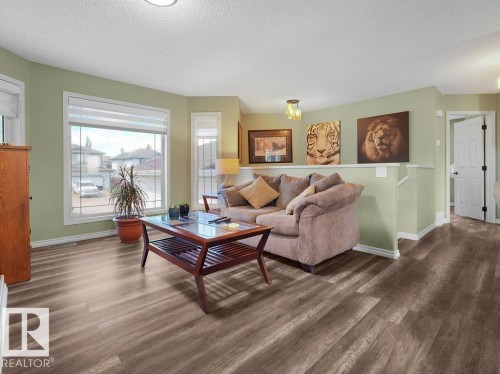 204 Westmews Drive, Fort Saskatchewan, AB - Indoor Photo Showing Living Room