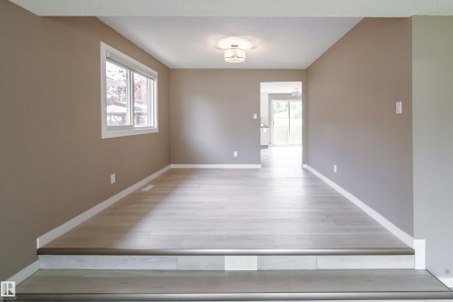 6907 19 Avenue Nw, Edmonton, AB - Indoor Photo Showing Other Room