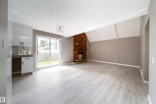 6907 19 Avenue Nw, Edmonton, AB - Indoor