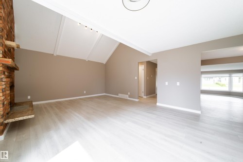 6907 19 Avenue Nw, Edmonton, AB - Indoor Photo Showing Other Room