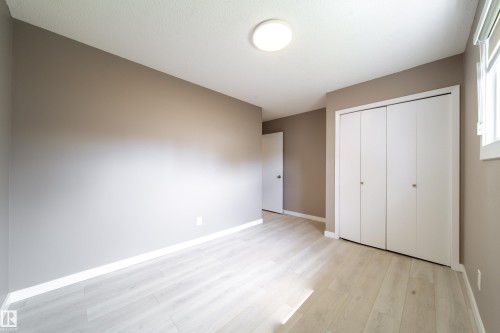 6907 19 Avenue Nw, Edmonton, AB - Indoor Photo Showing Other Room
