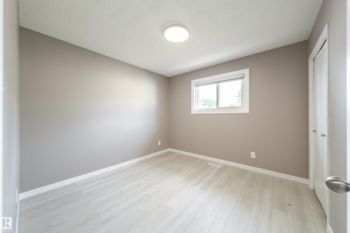 6907 19 Avenue Nw, Edmonton, AB - Indoor Photo Showing Other Room