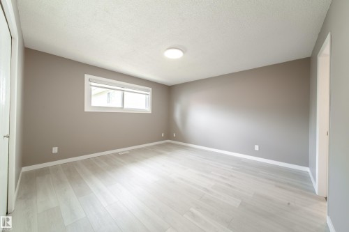 6907 19 Avenue Nw, Edmonton, AB - Indoor Photo Showing Other Room