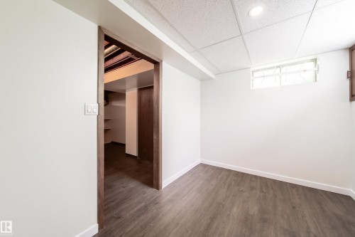 6907 19 Avenue Nw, Edmonton, AB - Indoor