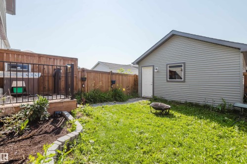 4331 Cooke Lane Sw, Edmonton, AB - Outdoor