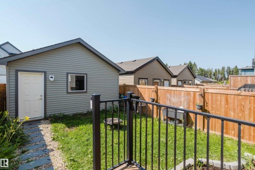 4331 Cooke Lane Sw, Edmonton, AB - Outdoor