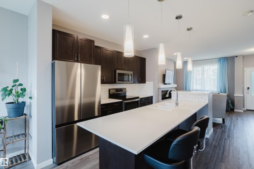4331 Cooke Lane Sw, Edmonton, AB - Indoor Photo Showing Kitchen With Upgraded Kitchen