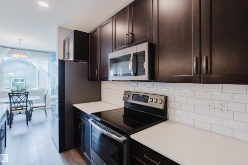 4331 Cooke Lane Sw, Edmonton, AB - Indoor Photo Showing Kitchen