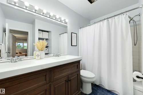 #10 2816 116 St Nw, Edmonton, AB - Indoor Photo Showing Bathroom