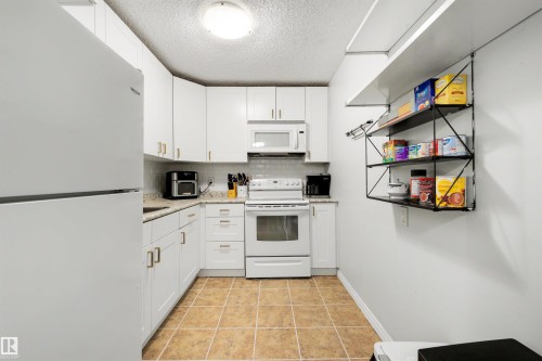#10 2816 116 St Nw, Edmonton, AB - Indoor Photo Showing Kitchen