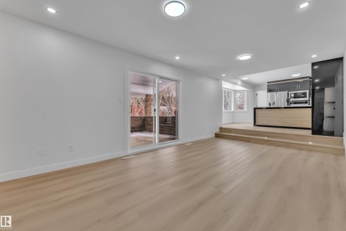 11615 24 Avenue Nw, Edmonton, AB - Indoor Photo Showing Other Room