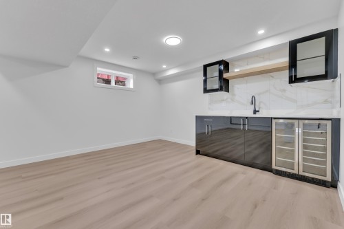 11615 24 Avenue Nw, Edmonton, AB - Indoor