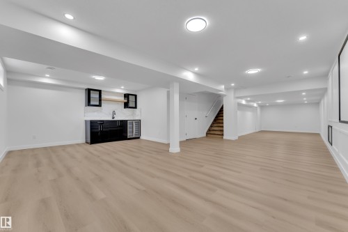 11615 24 Avenue Nw, Edmonton, AB - Indoor