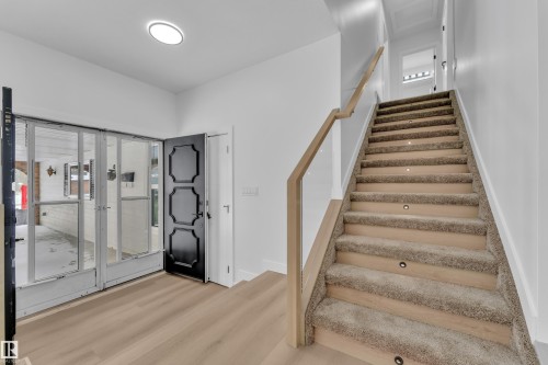 11615 24 Avenue Nw, Edmonton, AB - Indoor Photo Showing Other Room