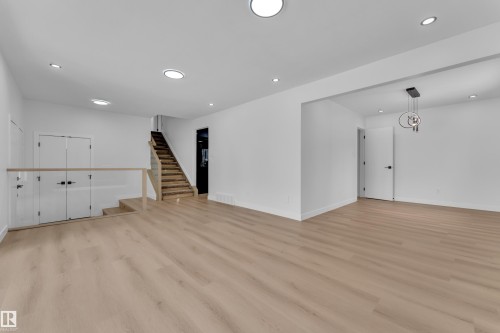 11615 24 Avenue Nw, Edmonton, AB - Indoor Photo Showing Other Room