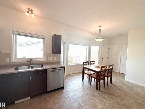 7622 Schmid Crescent Nw, Edmonton, AB - Indoor