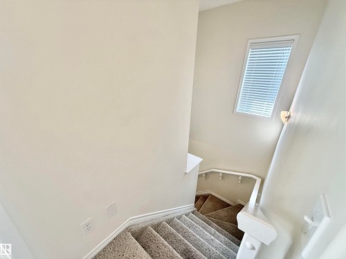 7622 Schmid Crescent Nw, Edmonton, AB - Indoor Photo Showing Other Room