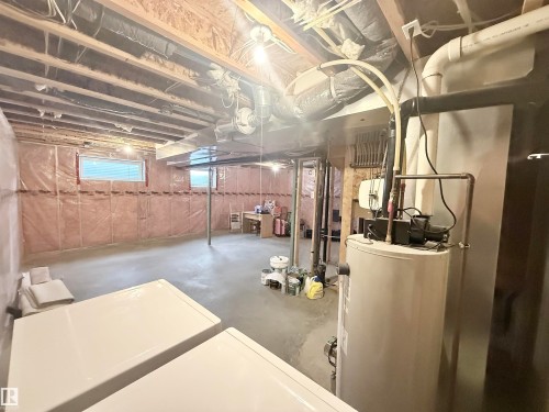 7622 Schmid Crescent Nw, Edmonton, AB - Indoor Photo Showing Basement
