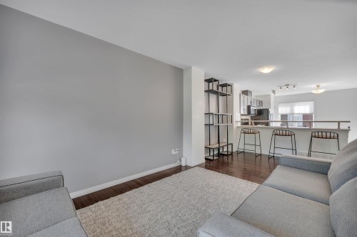 1633 Towne Centre Boulevard Nw, Edmonton, AB - Indoor
