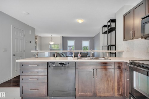 1633 Towne Centre Boulevard Nw, Edmonton, AB - Indoor Photo Showing Kitchen With Double Sink