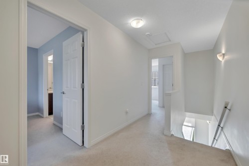 1633 Towne Centre Boulevard Nw, Edmonton, AB - Indoor Photo Showing Other Room