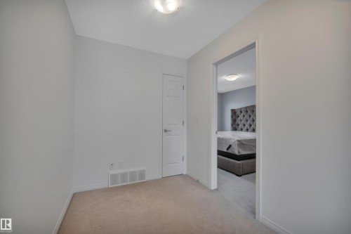 1633 Towne Centre Boulevard Nw, Edmonton, AB - Indoor Photo Showing Other Room