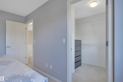 1633 Towne Centre Boulevard Nw, Edmonton, AB - Indoor Photo Showing Bedroom