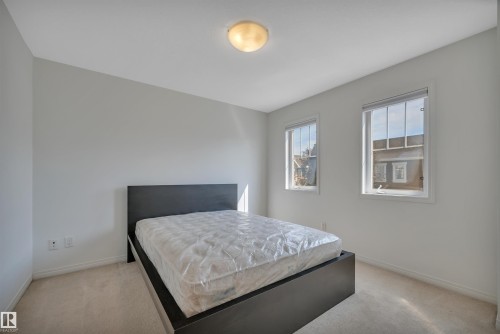 1633 Towne Centre Boulevard Nw, Edmonton, AB - Indoor Photo Showing Bedroom