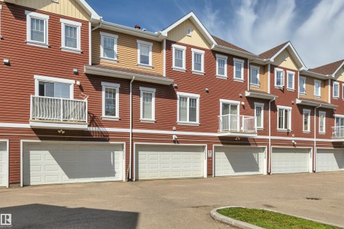 1633 Towne Centre Boulevard Nw, Edmonton, AB - Outdoor