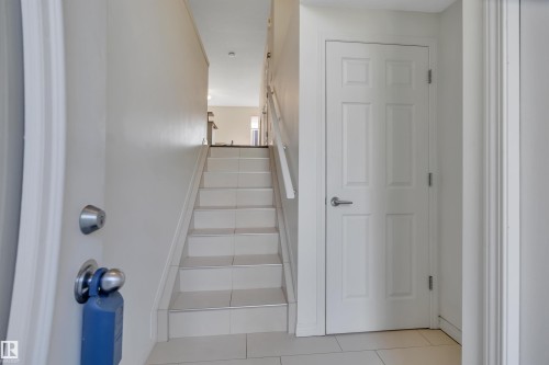 1633 Towne Centre Boulevard Nw, Edmonton, AB - Indoor Photo Showing Other Room