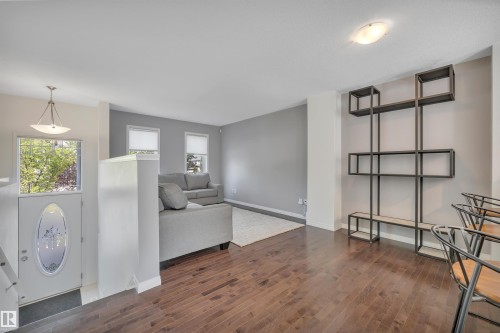 1633 Towne Centre Boulevard Nw, Edmonton, AB - Indoor