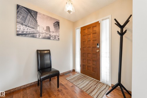 206 Wolf Willow Crescent Nw, Edmonton, AB - Indoor Photo Showing Other Room