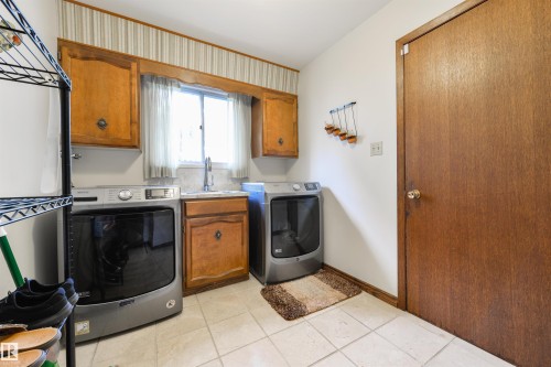 206 Wolf Willow Crescent Nw, Edmonton, AB - Indoor Photo Showing Laundry Room