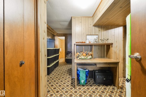 206 Wolf Willow Crescent Nw, Edmonton, AB - Indoor Photo Showing Other Room