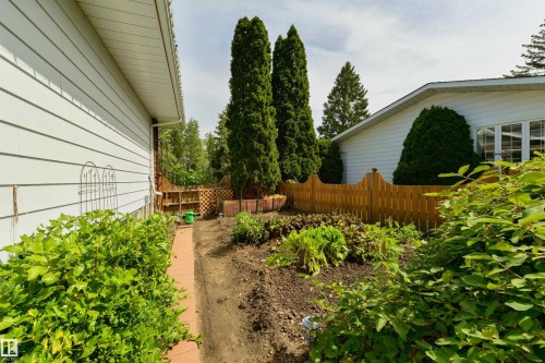 206 Wolf Willow Crescent Nw, Edmonton, AB - Outdoor