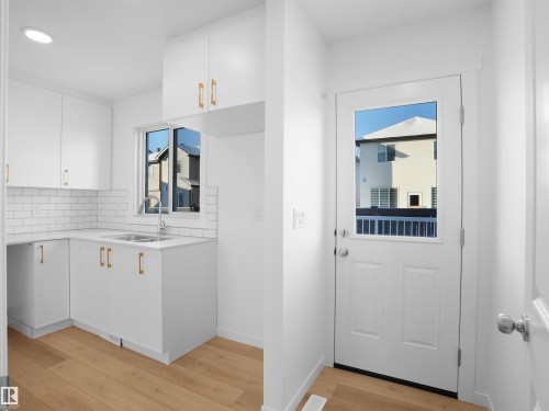 #33 1009 Cy Becker Rd Nw, Edmonton, AB - Indoor