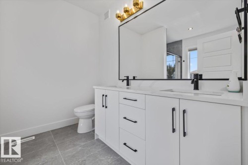 67 Meadowgrove Lane, Spruce Grove, AB - Indoor Photo Showing Bathroom