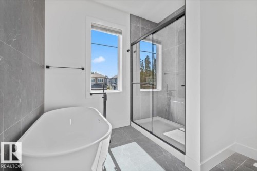 67 Meadowgrove Lane, Spruce Grove, AB - Indoor Photo Showing Bathroom