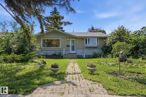10527 137 Avenue Nw, Edmonton, AB - Outdoor