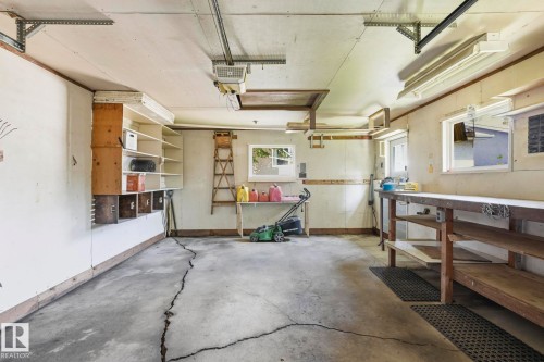 10527 137 Avenue Nw, Edmonton, AB - Indoor Photo Showing Garage