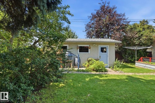 10527 137 Avenue Nw, Edmonton, AB - Outdoor