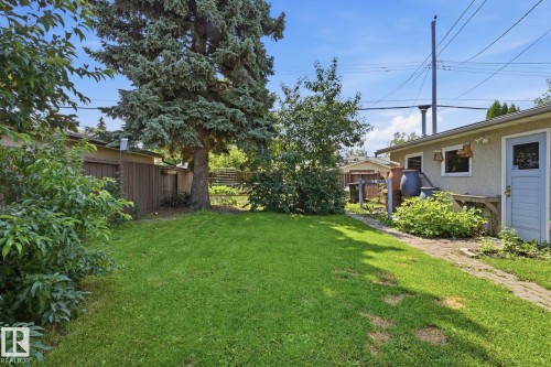 10527 137 Avenue Nw, Edmonton, AB - Outdoor